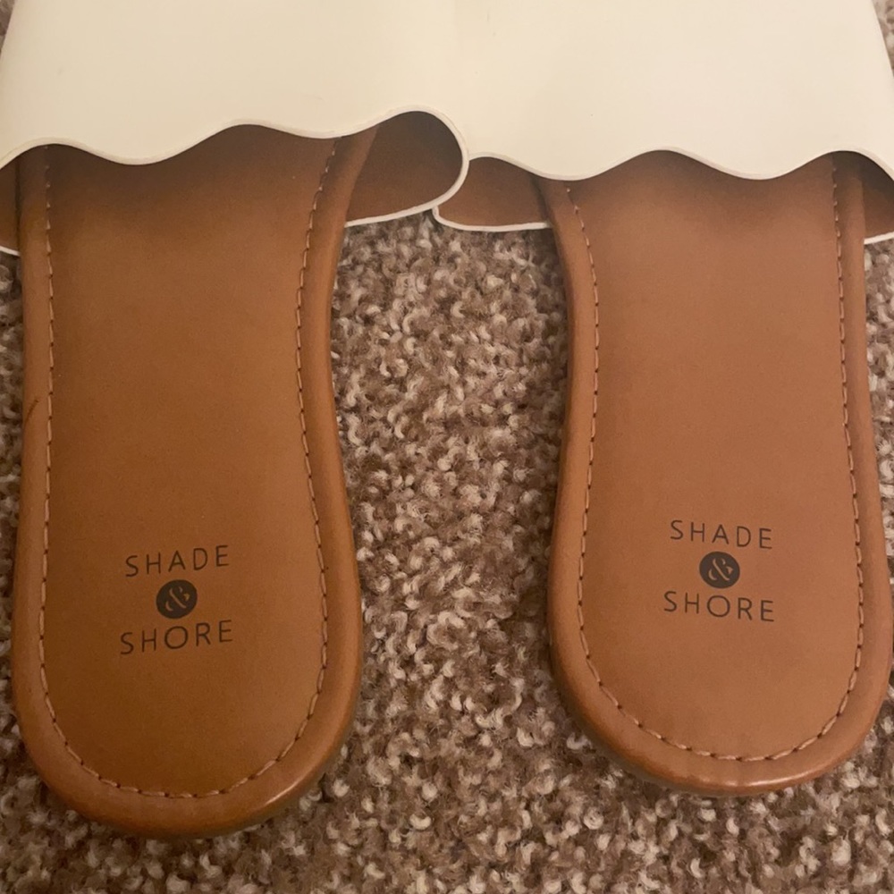 Sandals - Picture 2 of 3